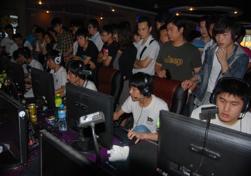 9z在2025年CS亚洲锦标赛：美洲公开预选赛中因一名选手睡过头而遭遇技术性失利