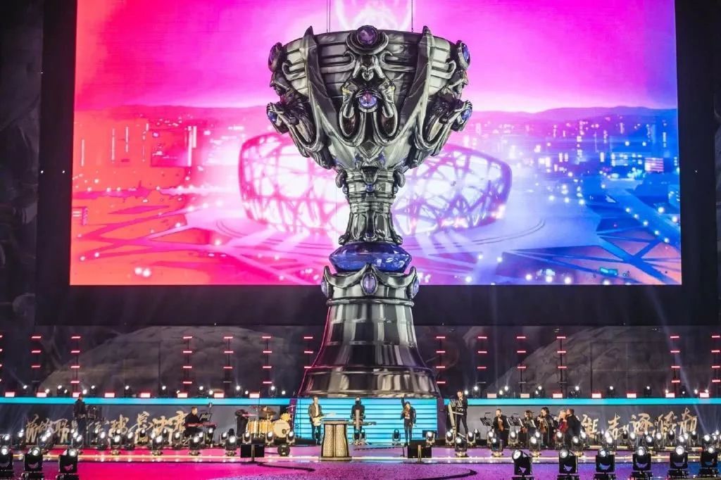 CS2再次打破在线记录，时隔一个月