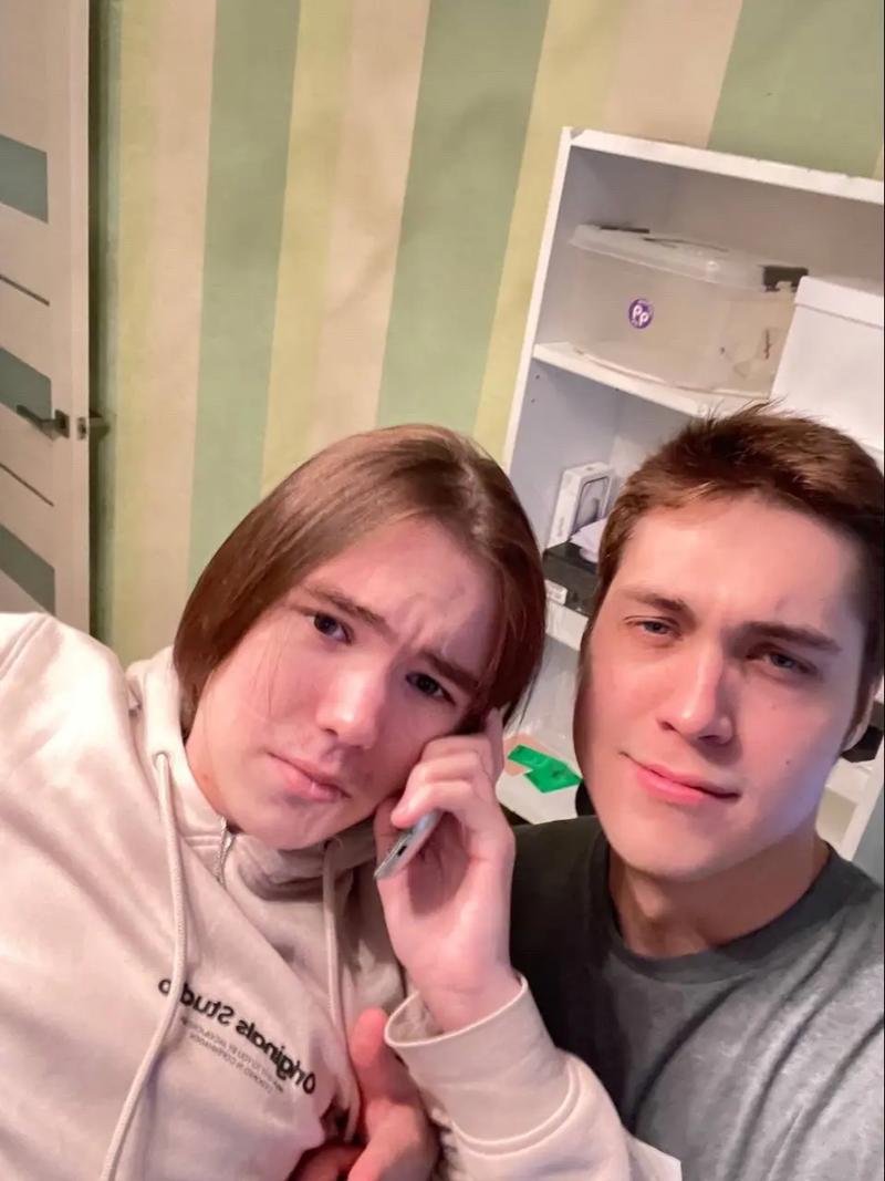 电竞比分网：英雄联盟S10 D组战，TES不负众望小组第一出线